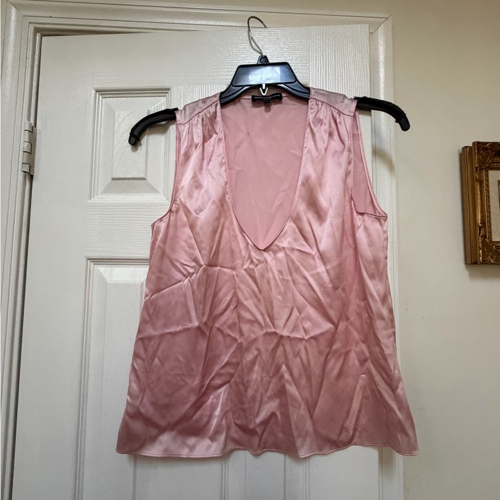 General Love Silk Pink Sleeveless V Neck Top Size Small S new only tried on once